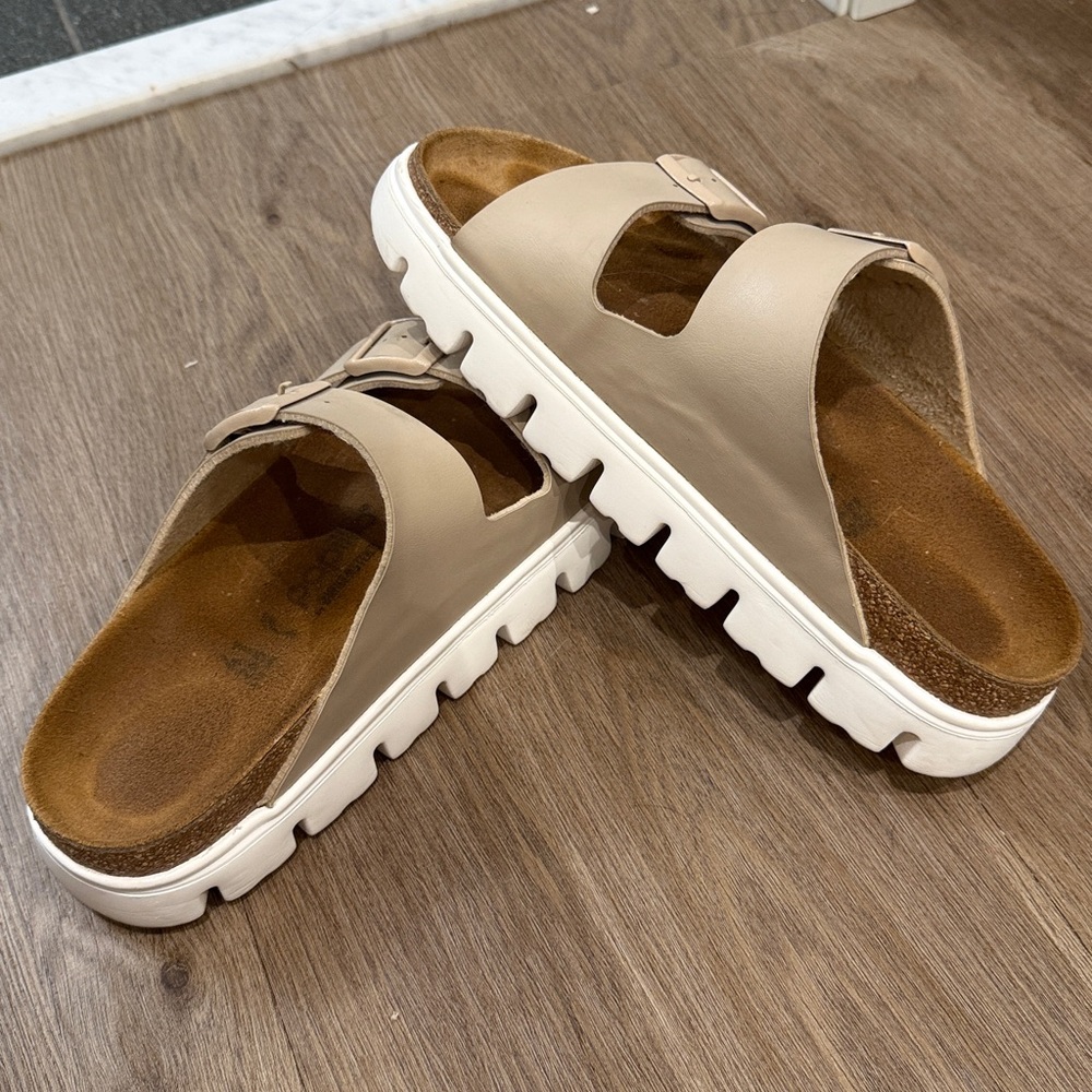 Birkenstock papillio Arizona Chunky sandal beige and white